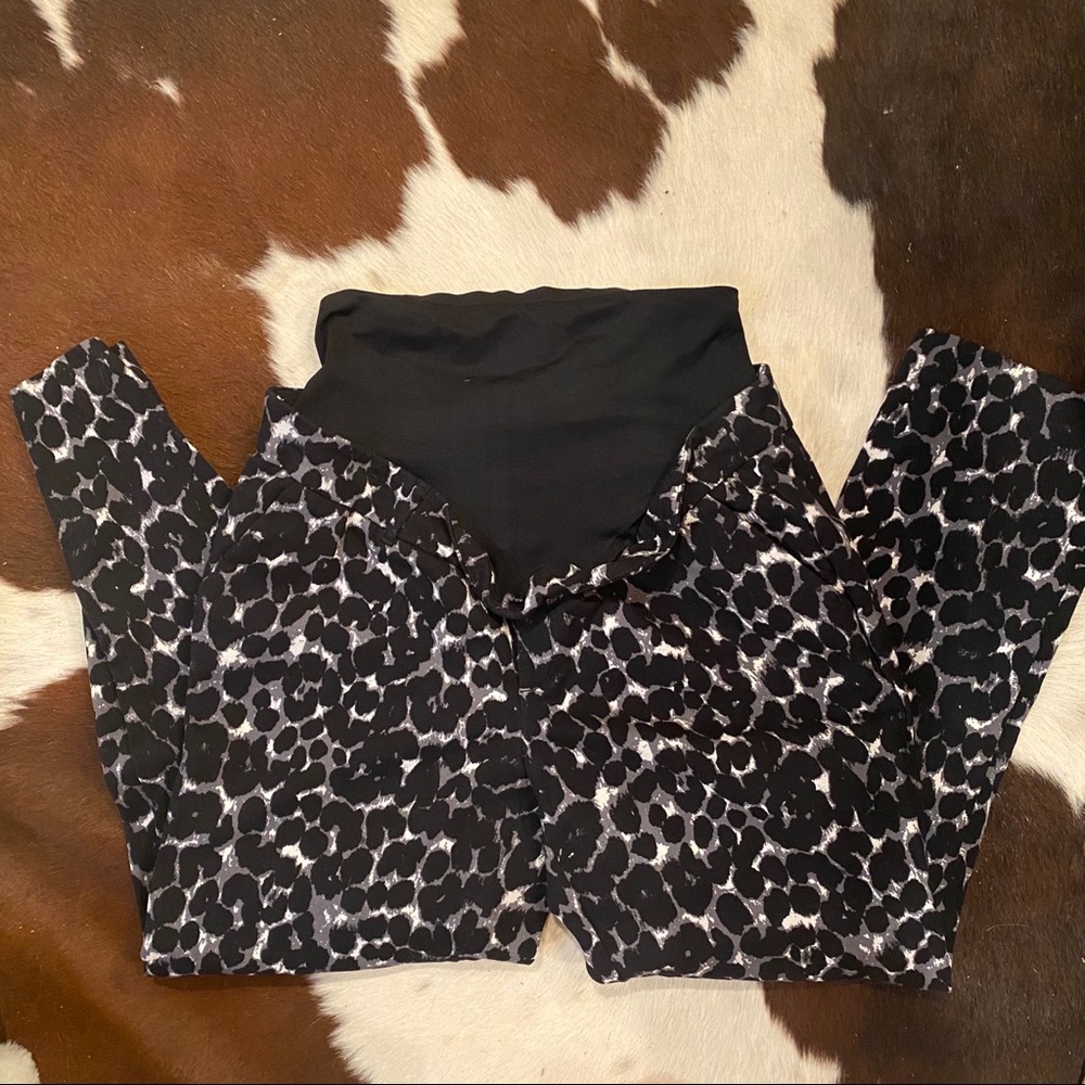 Old navy maternity slacks